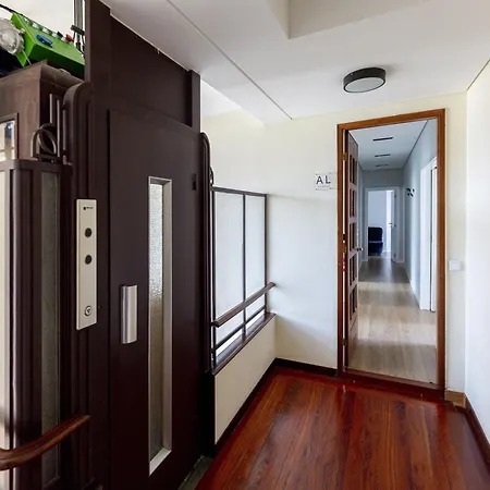 Feel Downtown Roofs Apartman